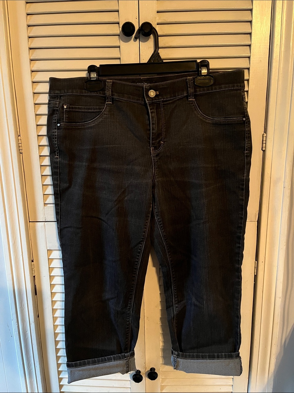 White House Black Market Black Cropped Stretch Jeans